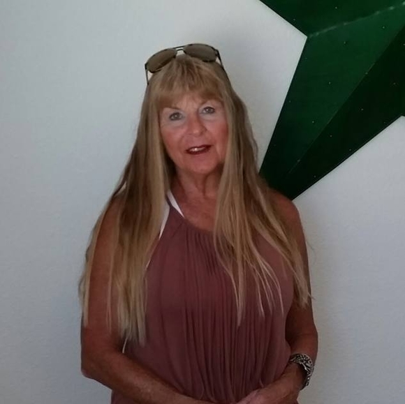 Meet your Posher, Carleen - Picture 1 of 1